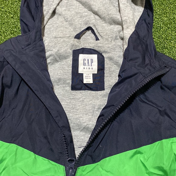 GAP Boys full zip rain/ spring jacket with hood zip pockets - Picture 2 of 7